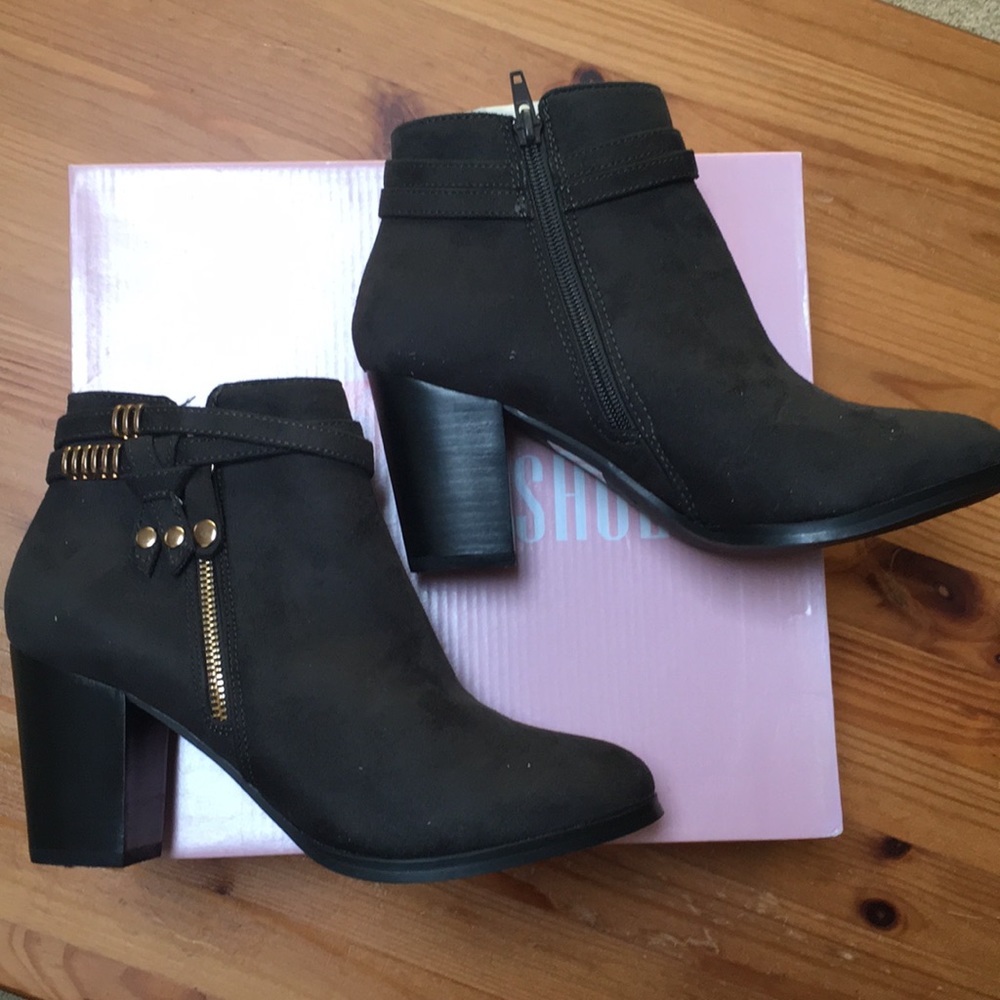 NEW Grey Suede Booties
